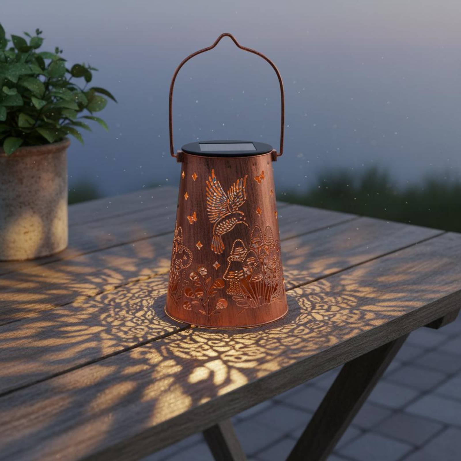 Floral Garden Lantern Pattern  - Outdoor Lighting Battery Powered avis et prix
